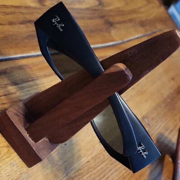 Ray-Ban Classic Black Sunglasses - Picture 3 of 6